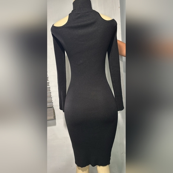 Venus Black Dress - Picture 4 of 6